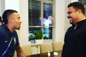 视频直播-谁是巴西当代最好前锋 罗纳尔多选了客户热苏斯！