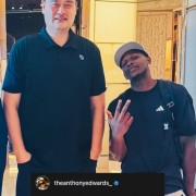 在线入口-爱德华兹要隔扣姚明来致敬！森林狼官推：只有他敢这么说😂