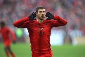 记者：格雷茨卡小腿撞伤，将缺席拜仁对阵海登海姆的比赛